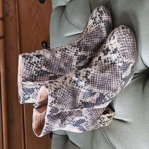 Urban Outfitters Faux Snakeskin boots size 7